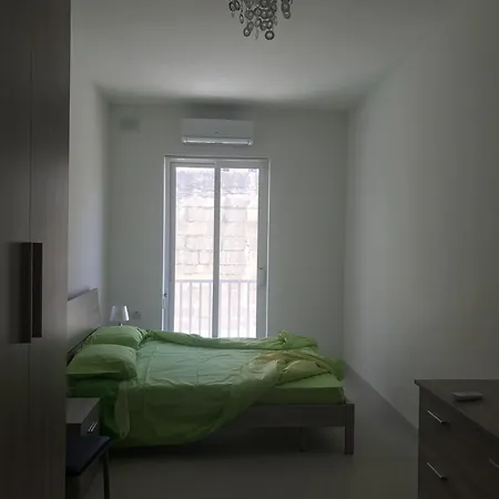 Apartment Thirtyfour Holiday Apartments St Paul'S